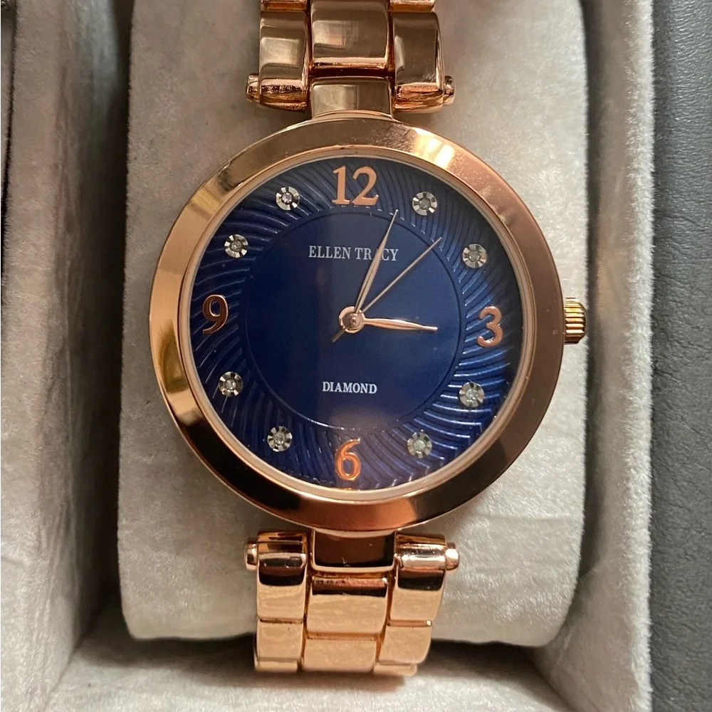 Ellen Tracy Watch - Picture 1 of 3